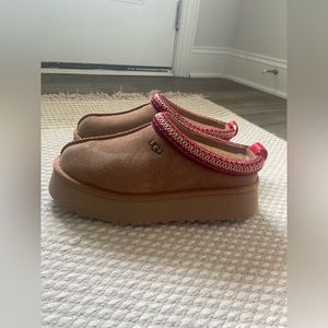 COPY - UGG tasman platform slippers
